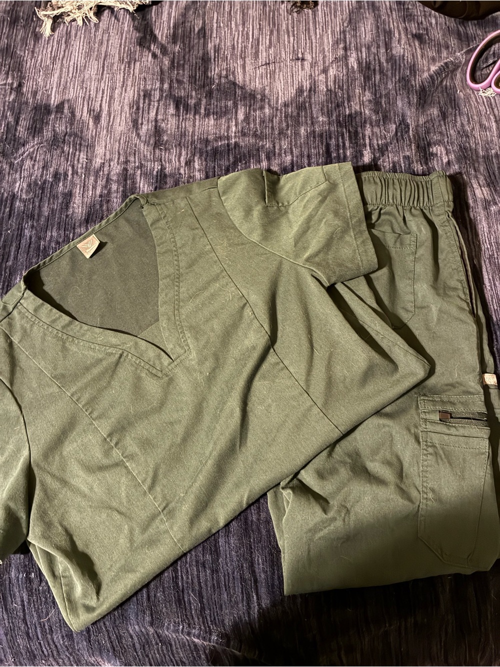 Scrub set